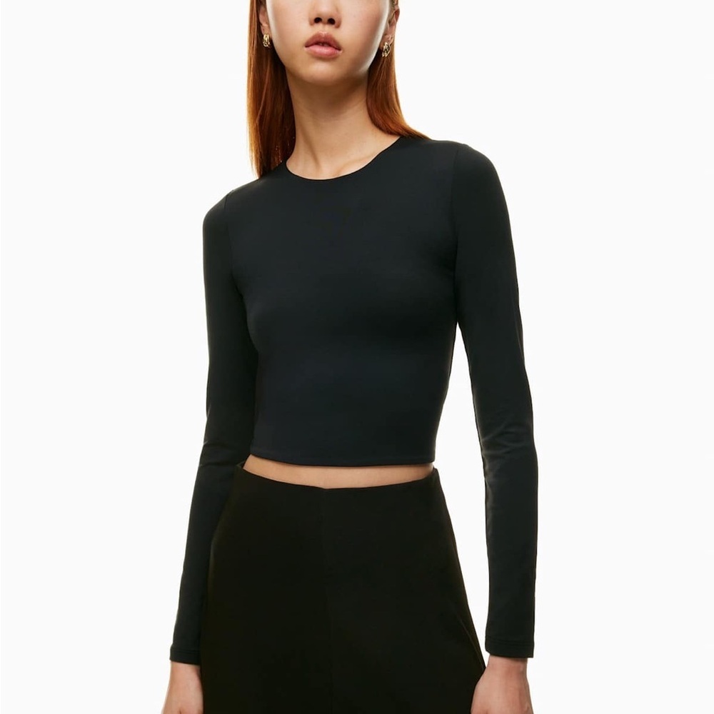 Babaton Contour Crew Longsleeve
